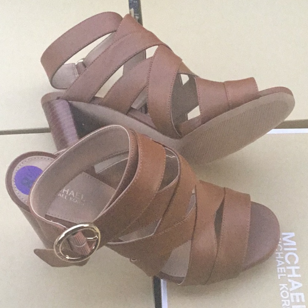 Michael Kors shoes - Picture 2 of 7